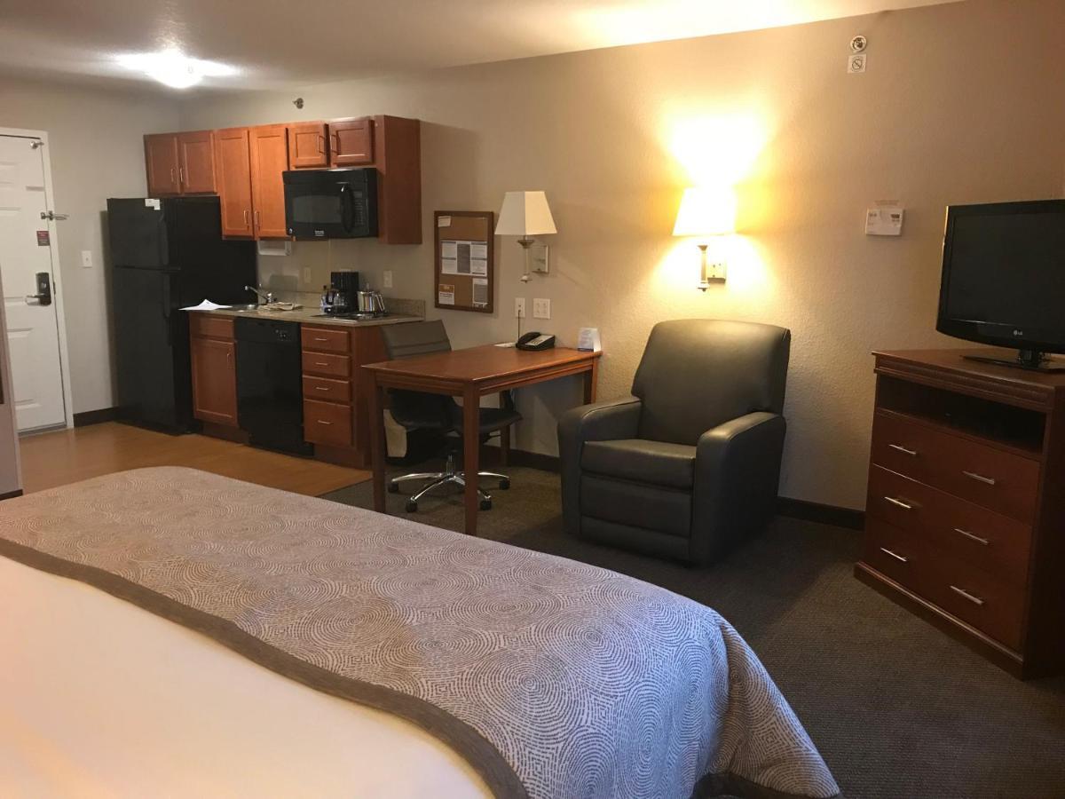 Candlewood Suites Kansas City Airport Exterior foto